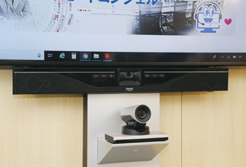 カメラも備える「CS-700AV」をTV会議システムのバックアップに
